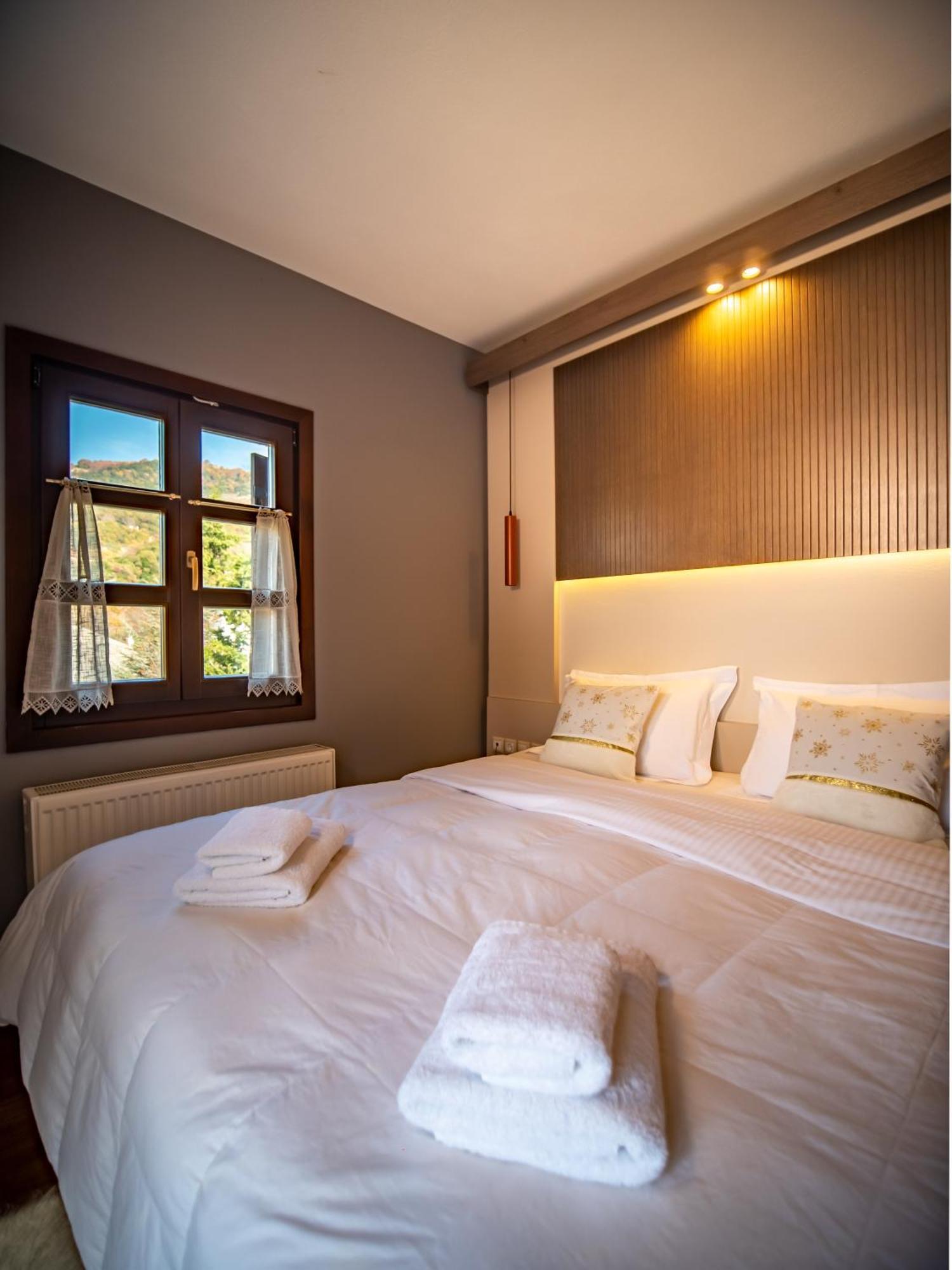 Erofili Hotel & Suites Портарія Екстер'єр фото